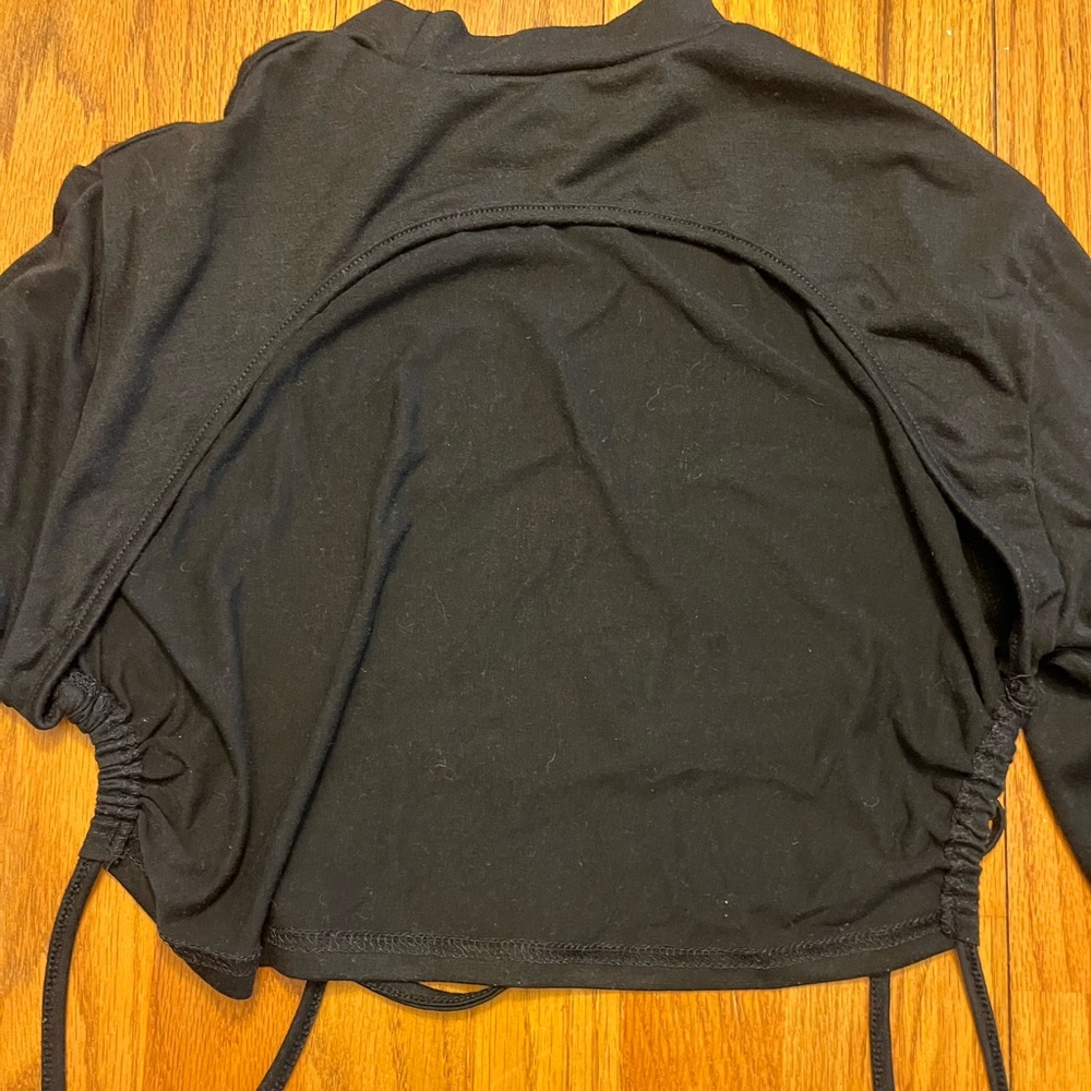 Open Back Long Sleeve Crop Top - Picture 6 of 6